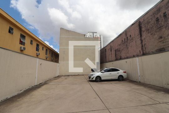 Garagem de casa de condomínio para alugar com 2 quartos, 75m² em Vila Esperança, São Paulo