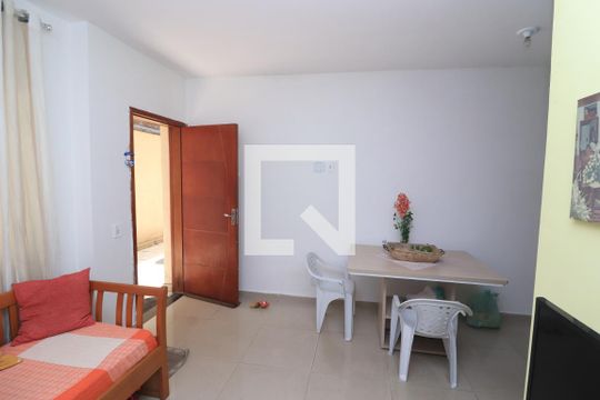 Sala de TV de casa de condomínio para alugar com 2 quartos, 75m² em Vila Esperança, São Paulo