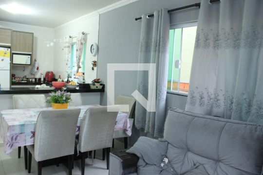 Sala/sala de jantar de apartamento para alugar com 2 quartos, 70m² em Jardim Adriana, Guarulhos