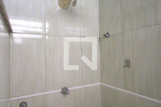 Banheiro de casa de condomínio para alugar com 3 quartos, 200m² em Galo Branco, São Gonçalo