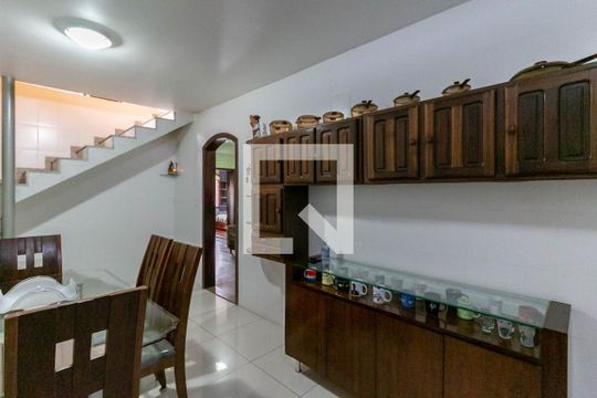 Cozinha e Área de Serviço de casa à venda com 5 quartos, 360m² em Santa Helena, Belo Horizonte