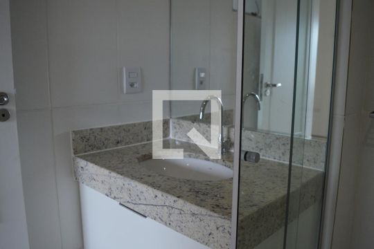Banheiro da Suíte de apartamento para alugar com 3 quartos, 73m² em João Pinheiro, Belo Horizonte