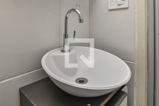 Banheiro de kitnet/studio à venda com 1 quarto, 25m² em Campos Elíseos, São Paulo
