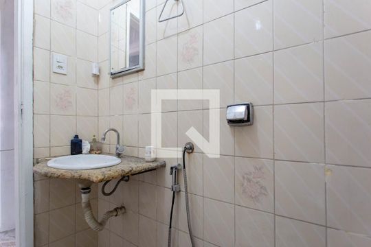 Banheiro Social de casa à venda com 3 quartos, 100m² em Alto dos Pinheiros, Belo Horizonte