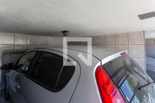 Garagem de casa à venda com 3 quartos, 100m² em Alto dos Pinheiros, Belo Horizonte