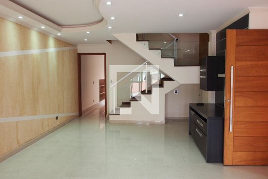 Sala de casa à venda com 3 quartos, 370m² em Vila Galvão, Jundiaí