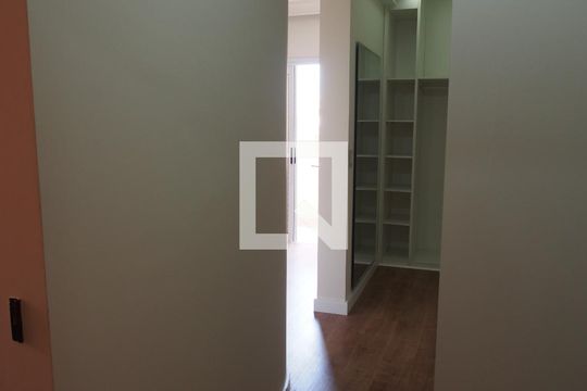 Quarto Suíte de casa à venda com 3 quartos, 370m² em Vila Galvão, Jundiaí