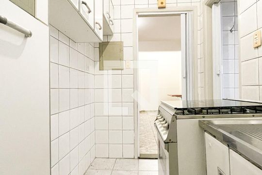 Cozinha de apartamento à venda com 1 quarto, 40m² em Sumarezinho, São Paulo