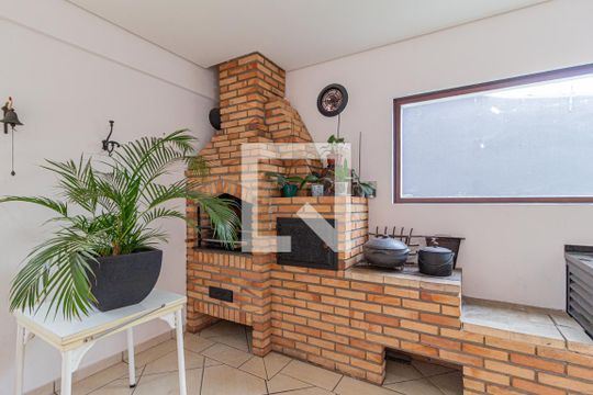 Churrasqueira de casa à venda com 4 quartos, 292m² em Adalgisa, São Paulo