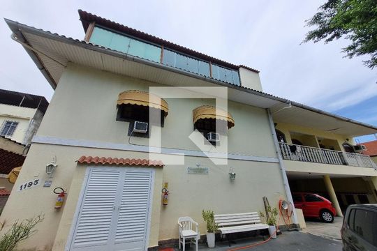 Fachada de casa de condomínio à venda com 2 quartos, 70m² em Cordovil, Rio de Janeiro
