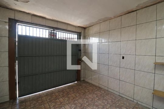 Garagem de casa para alugar com 2 quartos, 80m² em Jardim Brasilia, São Paulo