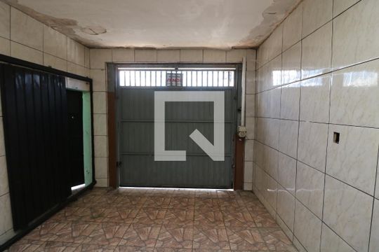 Garagem de casa para alugar com 2 quartos, 80m² em Jardim Brasilia, São Paulo