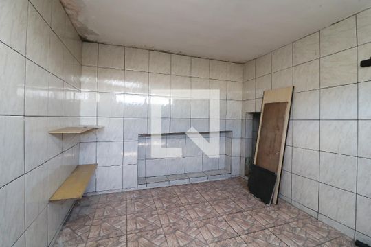 Garagem de casa para alugar com 2 quartos, 80m² em Jardim Brasilia, São Paulo