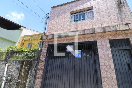 Fachada de casa para alugar com 2 quartos, 80m² em Jardim Brasilia, São Paulo