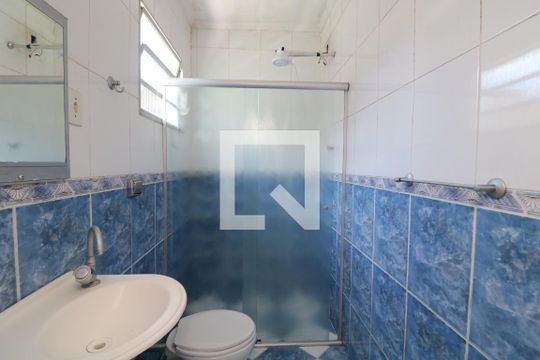 Banheiro de casa para alugar com 2 quartos, 80m² em Jardim Brasilia, São Paulo