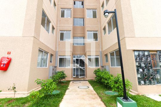 Fachada do bloco de apartamento para alugar com 2 quartos, 38m² em Campo de Santana, Curitiba