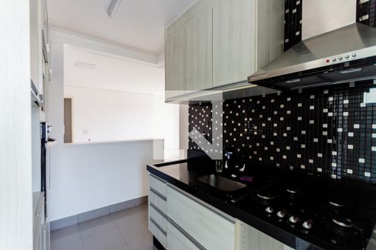 Cozinha de apartamento à venda com 2 quartos, 50m² em Parque Erasmo Assunção, Santo André