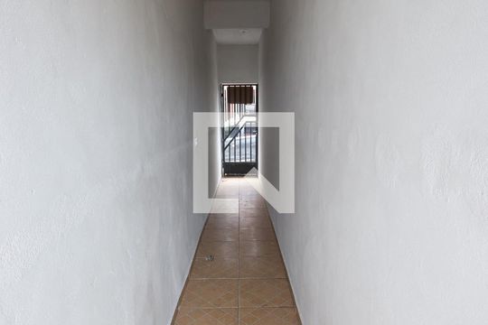 Entrada de casa para alugar com 2 quartos, 100m² em Cidade Satélite Santa Bárbara, São Paulo
