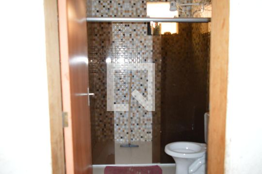 Banheiro de casa para alugar com 4 quartos, 1000m² em Tropical, Contagem