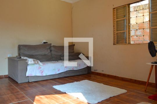 Sala de casa para alugar com 4 quartos, 1000m² em Tropical, Contagem