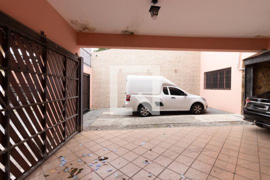 Garagem de casa à venda com 4 quartos, 384m² em Vila Carolina, São Paulo