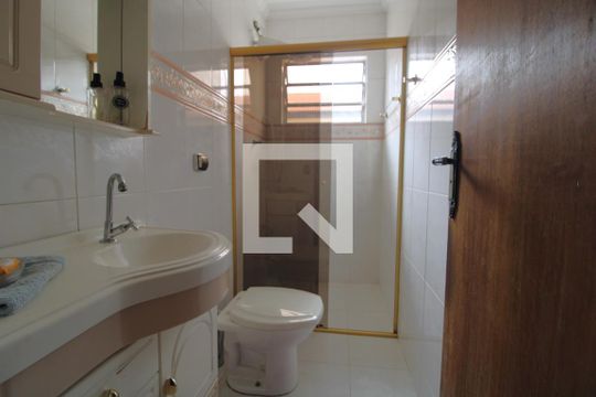 Banheiro 1 de casa à venda com 4 quartos, 178m² em Jardim Satelite, São Paulo