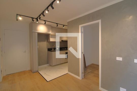 Sala de apartamento à venda com 2 quartos, 34m² em Jardim Taquaral, São Paulo