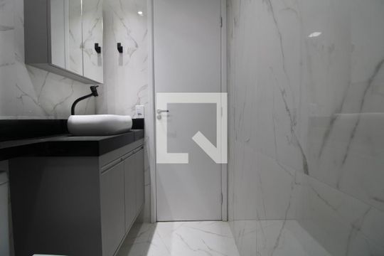 Banheiro de apartamento à venda com 2 quartos, 34m² em Jardim Taquaral, São Paulo
