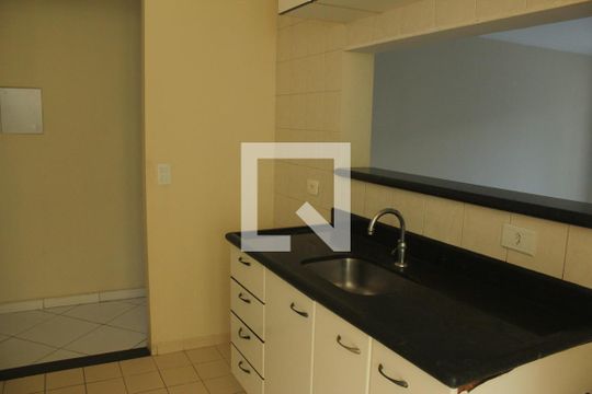 Cozinha e Área de Serviço de apartamento à venda com 2 quartos, 64m² em Vila Isa, São Paulo