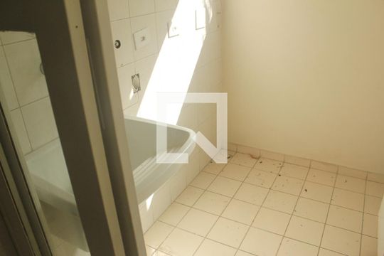 Cozinha e Área de Serviço de apartamento à venda com 2 quartos, 64m² em Vila Isa, São Paulo