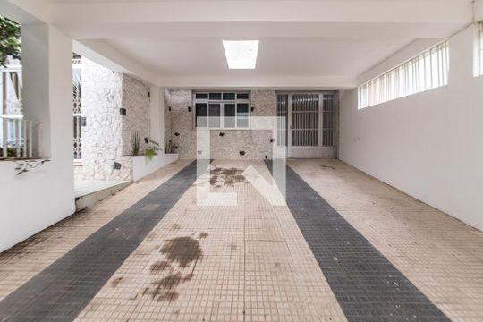 Garagem de casa para alugar com 2 quartos, 70m² em Jardim da Saúde, São Paulo