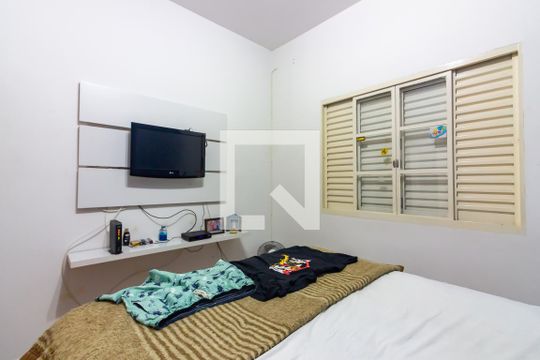 Quarto 1 de casa à venda com 5 quartos, 320m² em Santo Antônio, Osasco