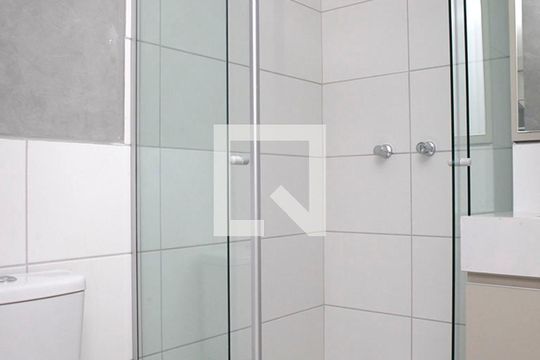 Banheiro de kitnet/studio à venda com 1 quarto, 31m² em Farroupilha, Porto Alegre