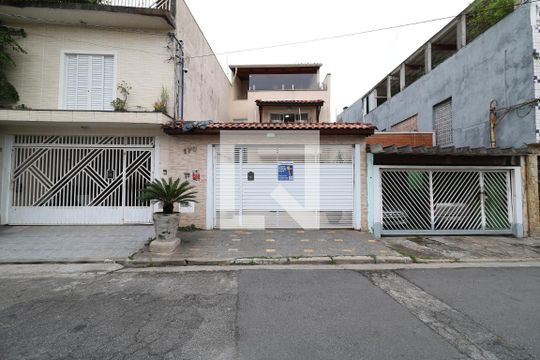 Fachada de casa à venda com 2 quartos, 350m² em Parque Edu Chaves, São Paulo