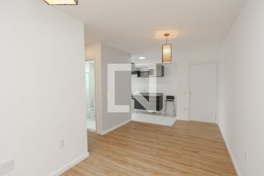Sala de apartamento para alugar com 2 quartos, 45m² em Santo Amaro, São Paulo