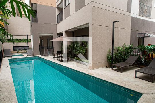 Piscina de kitnet/studio para alugar com 1 quarto, 38m² em Centro, São Paulo
