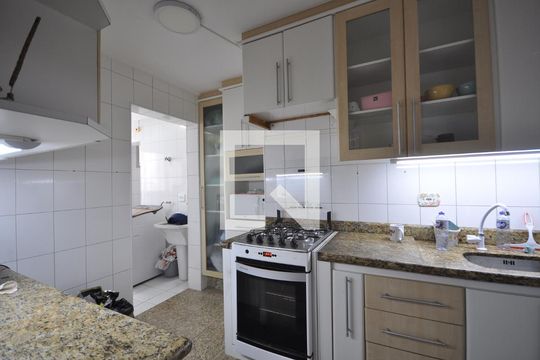 Cozinha de apartamento à venda com 3 quartos, 84m² em Vila Medeiros, São Paulo