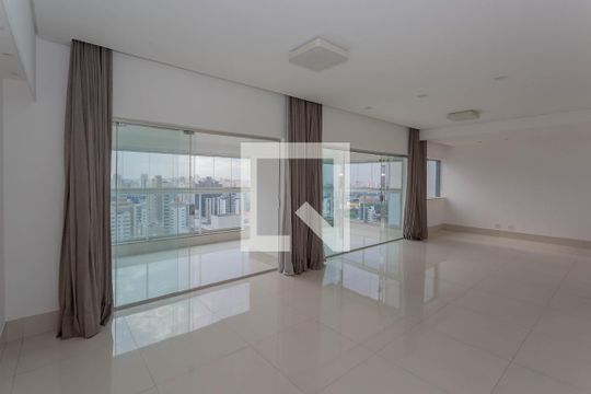 Apartamento para alugar com 4 quartos, 197m² em Funcionários, Belo Horizonte