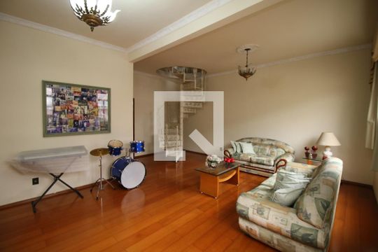 Sala 1 de casa à venda com 5 quartos, 329m² em Penha Circular, Rio de Janeiro