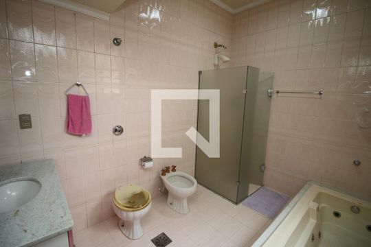 Banheiro da Suíte 5 de casa à venda com 5 quartos, 329m² em Penha Circular, Rio de Janeiro