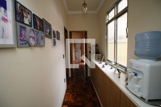 Corredor e Sapateira de casa à venda com 5 quartos, 329m² em Penha Circular, Rio de Janeiro