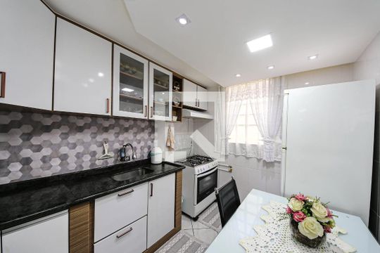 Cozinha de apartamento para alugar com 2 quartos, 42m² em Conjunto Habitacional Teotonio Vilela, São Paulo
