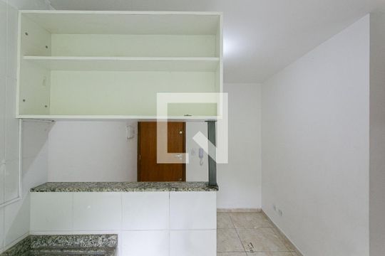 Cozinha de apartamento para alugar com 1 quarto, 48m² em Brás, São Paulo