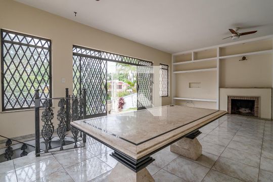 Sala de casa à venda com 3 quartos, 293m² em Jardim das Bandeiras, São Paulo