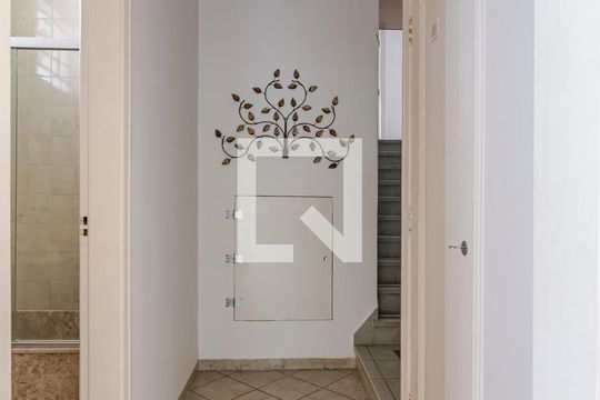 Corredor de casa à venda com 3 quartos, 293m² em Jardim das Bandeiras, São Paulo