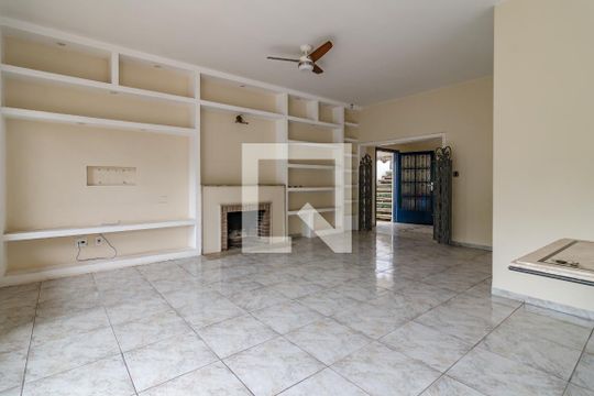 Sala de casa à venda com 3 quartos, 293m² em Jardim das Bandeiras, São Paulo