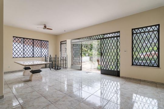 Sala de casa à venda com 3 quartos, 293m² em Jardim das Bandeiras, São Paulo