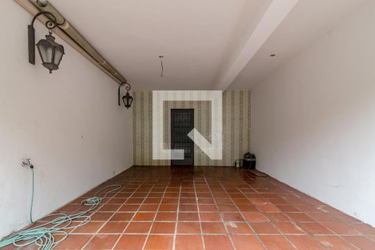 Fachada de casa à venda com 3 quartos, 293m² em Jardim das Bandeiras, São Paulo