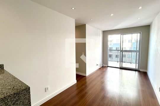 Sala de apartamento à venda com 3 quartos, 75m² em Picanço, Guarulhos
