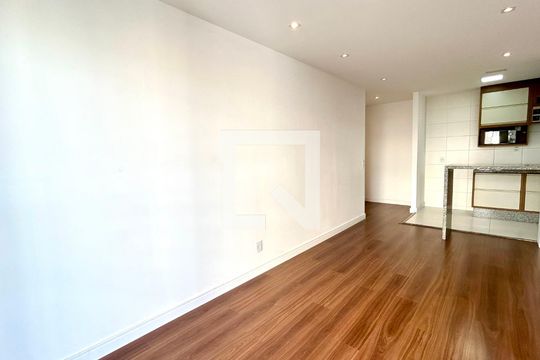Sala de apartamento à venda com 3 quartos, 75m² em Picanço, Guarulhos